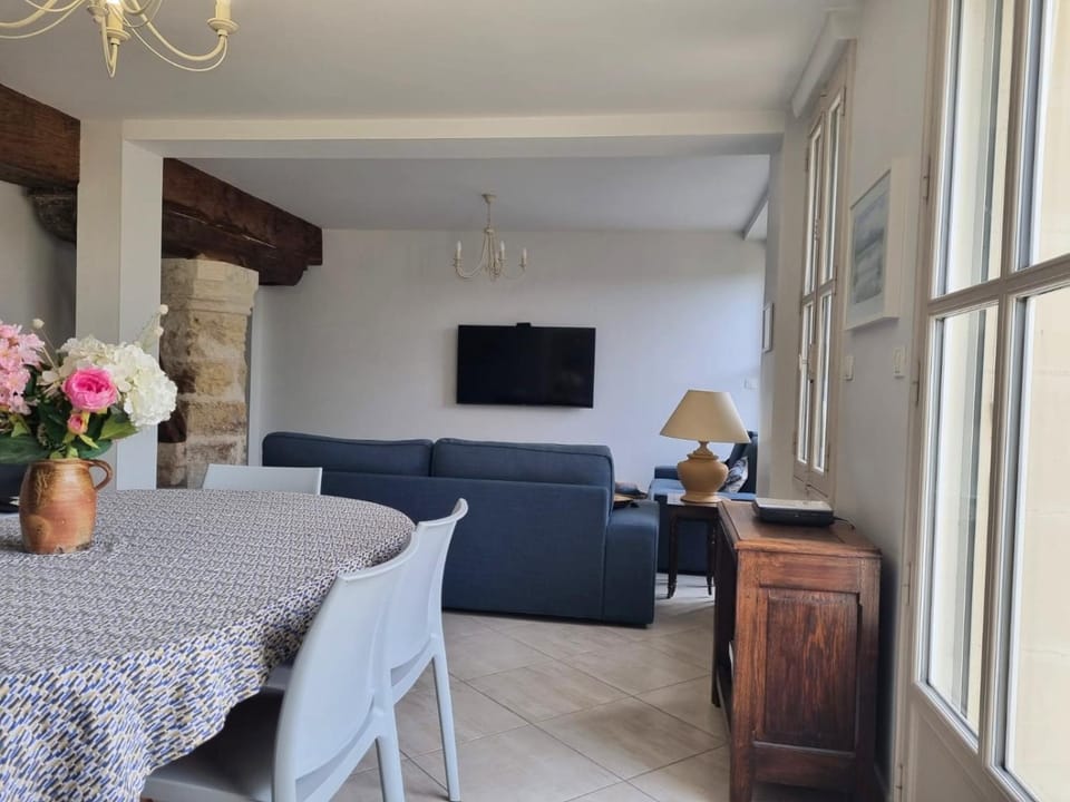 Communal lounge/ TV room, Living room, Dining area