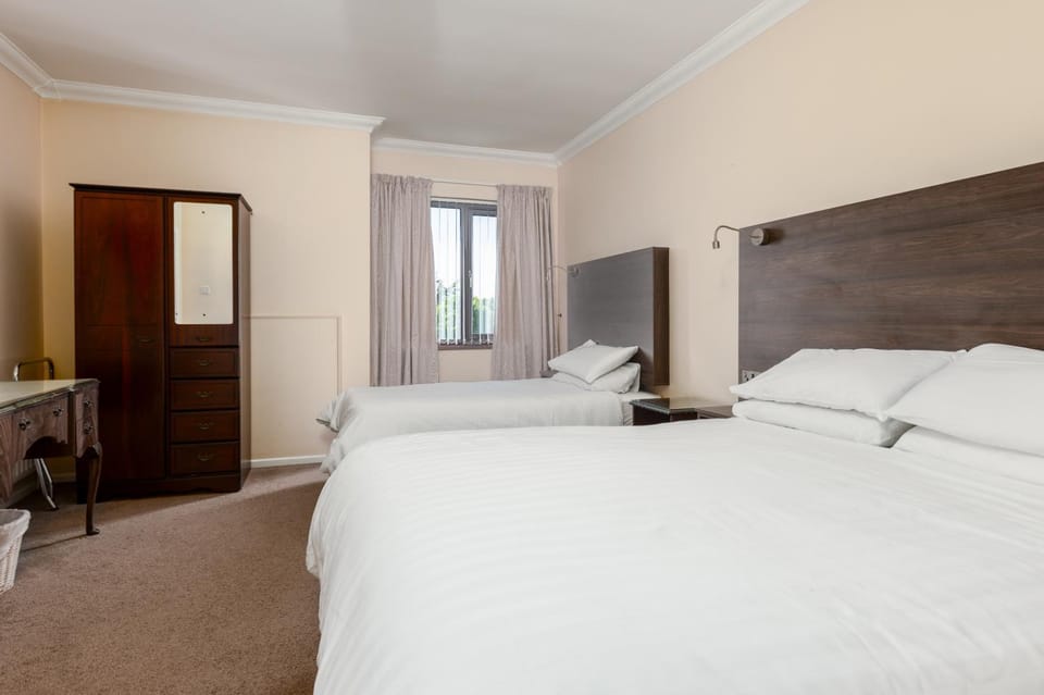 The Derg Arms B&B Bed and Breakfast in County Donegal