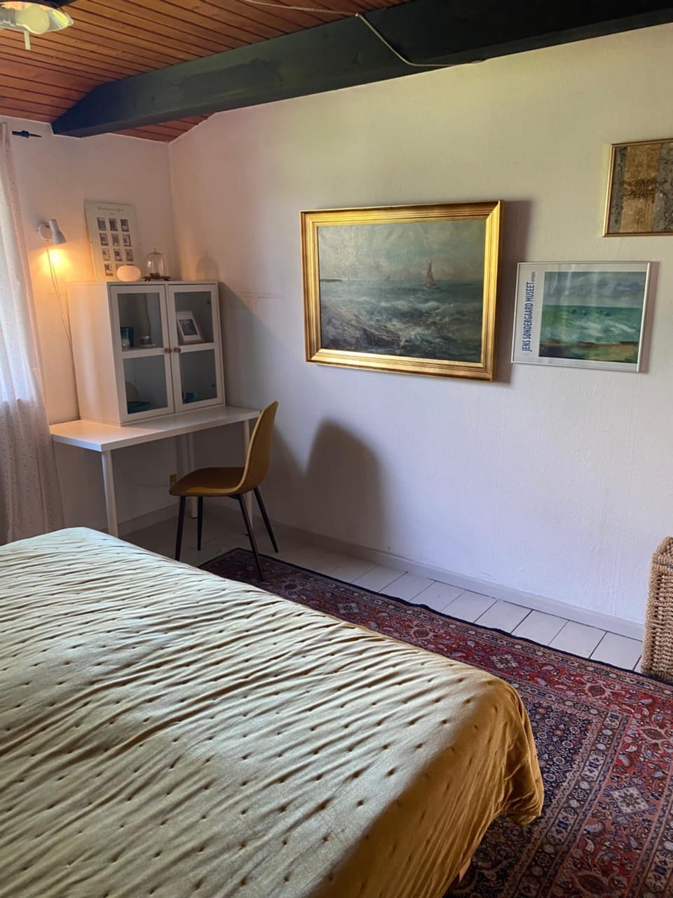 Bed, Photo of the whole room