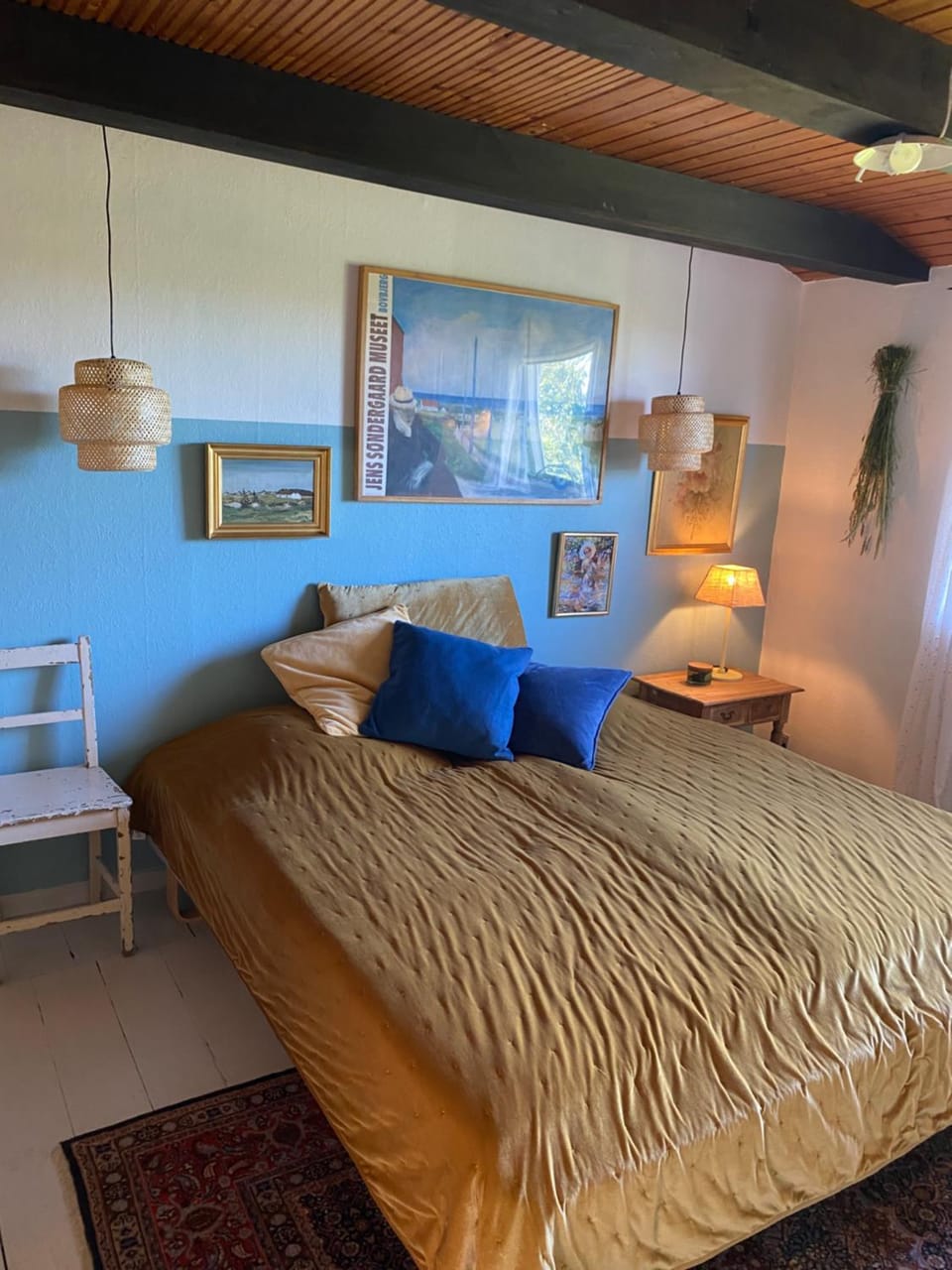 Bed, Photo of the whole room