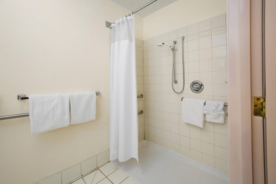 Snooze Guesthouse Bed and Breakfast in Roodepoort
