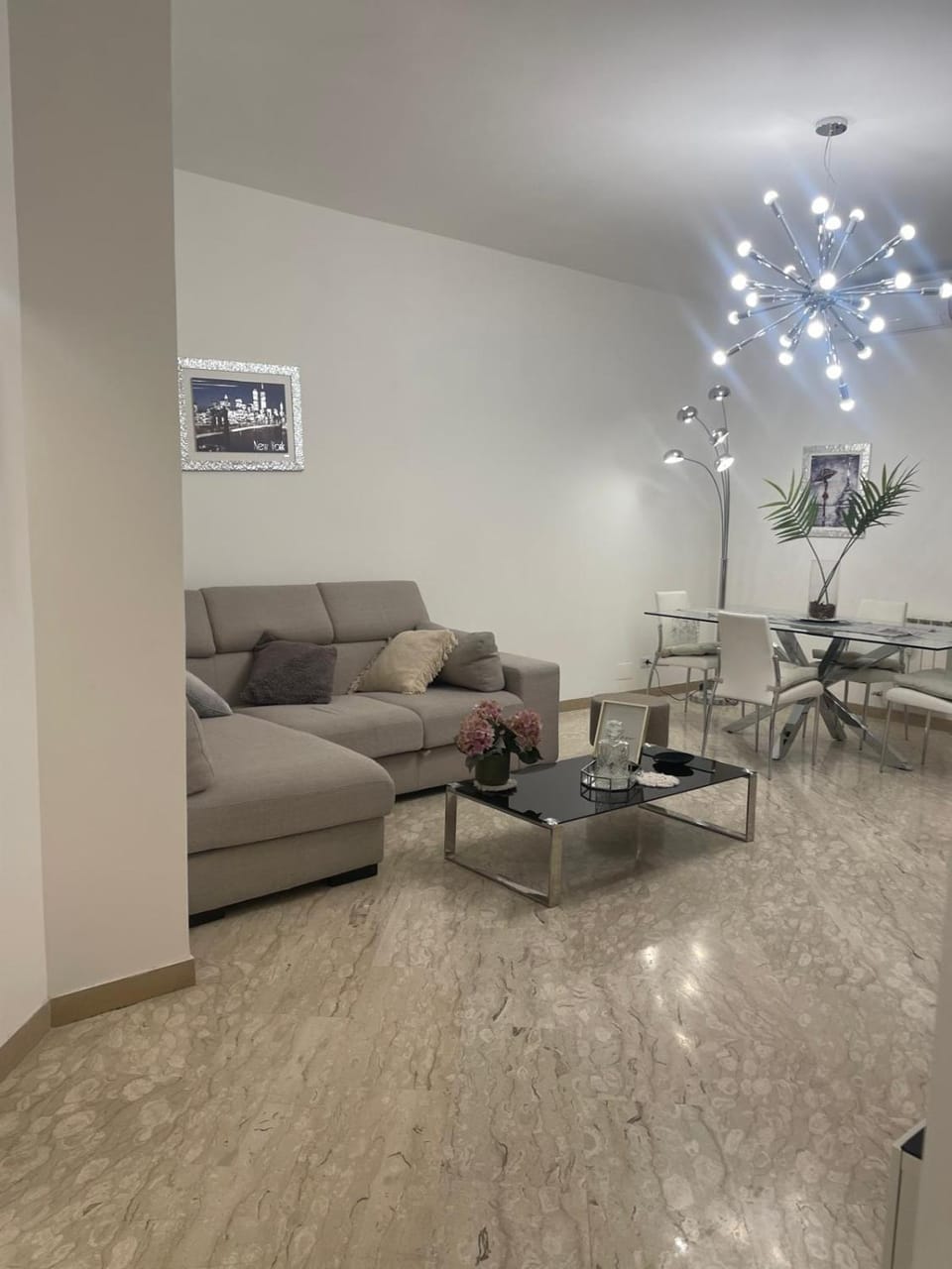 Communal lounge/ TV room, Living room, Seating area, Dining area