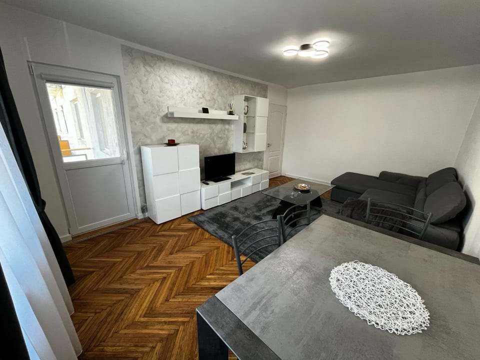 Modern by D Apartment in Romania