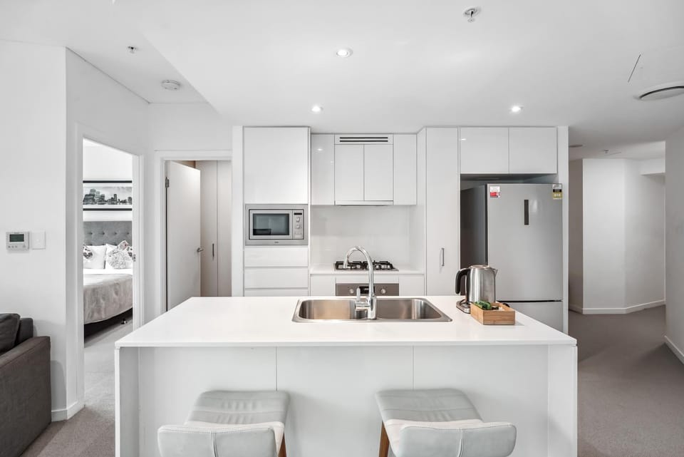 Sky Tower Urban Retreat Stylish 1BR C33 Apartment in Kangaroo Point