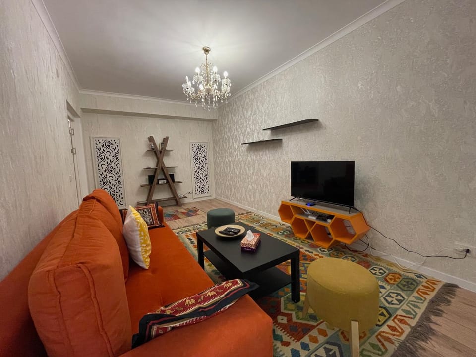 Communal lounge/ TV room, TV and multimedia, Living room, Evening entertainment