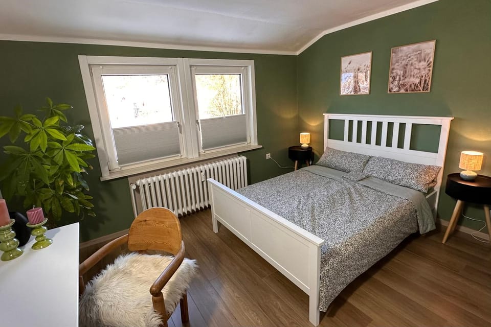 Bed, Photo of the whole room, Bedroom, internet