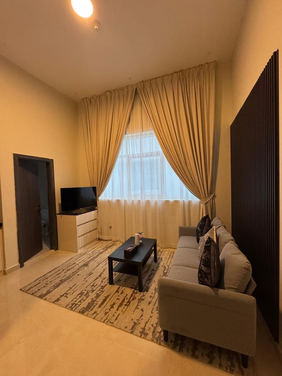 Extraordinary 6 Bedroom Villa in Abu Dhabi - Group Getaway Villa in Abu Dhabi