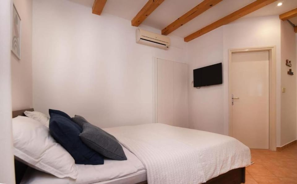 Dalmatian stone cottage Apartment in Zadar County