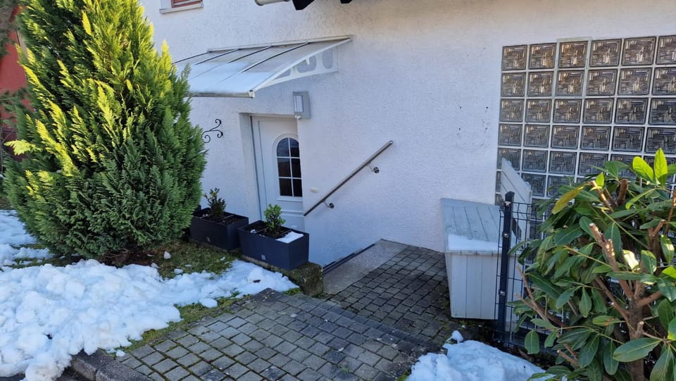 Property building, Garden, Balcony/Terrace