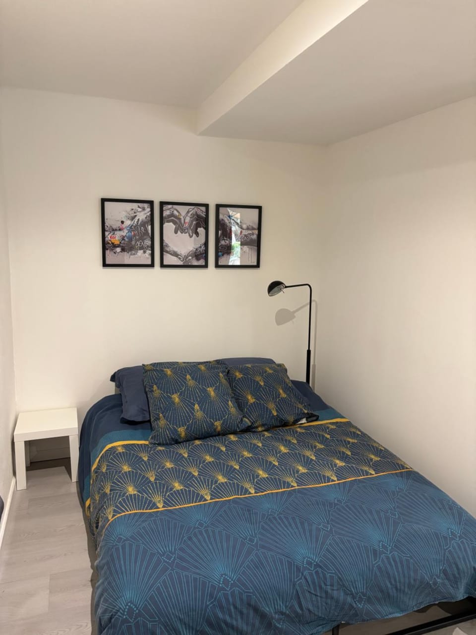 Bed, Photo of the whole room