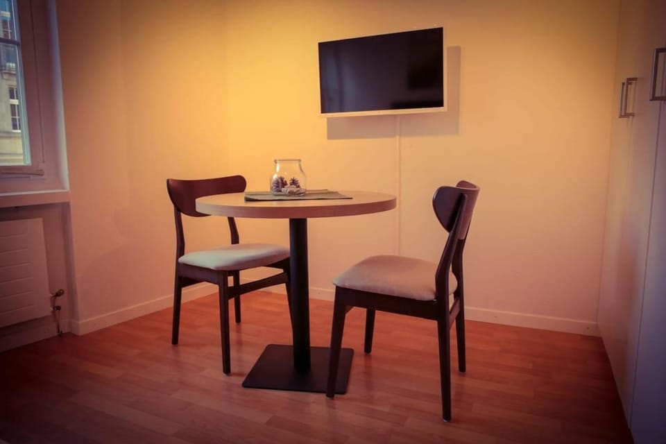 TV and multimedia, Dining area