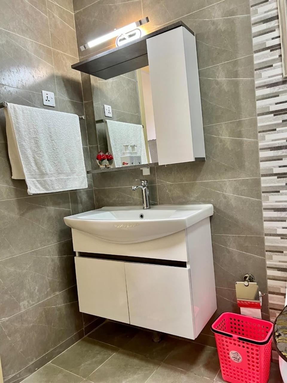 Elegant modern retreat residencies with heated swimming pool ,fully equipped gym and rooftop chillspot with amazing breathtaking city views Apartment in Nairobi