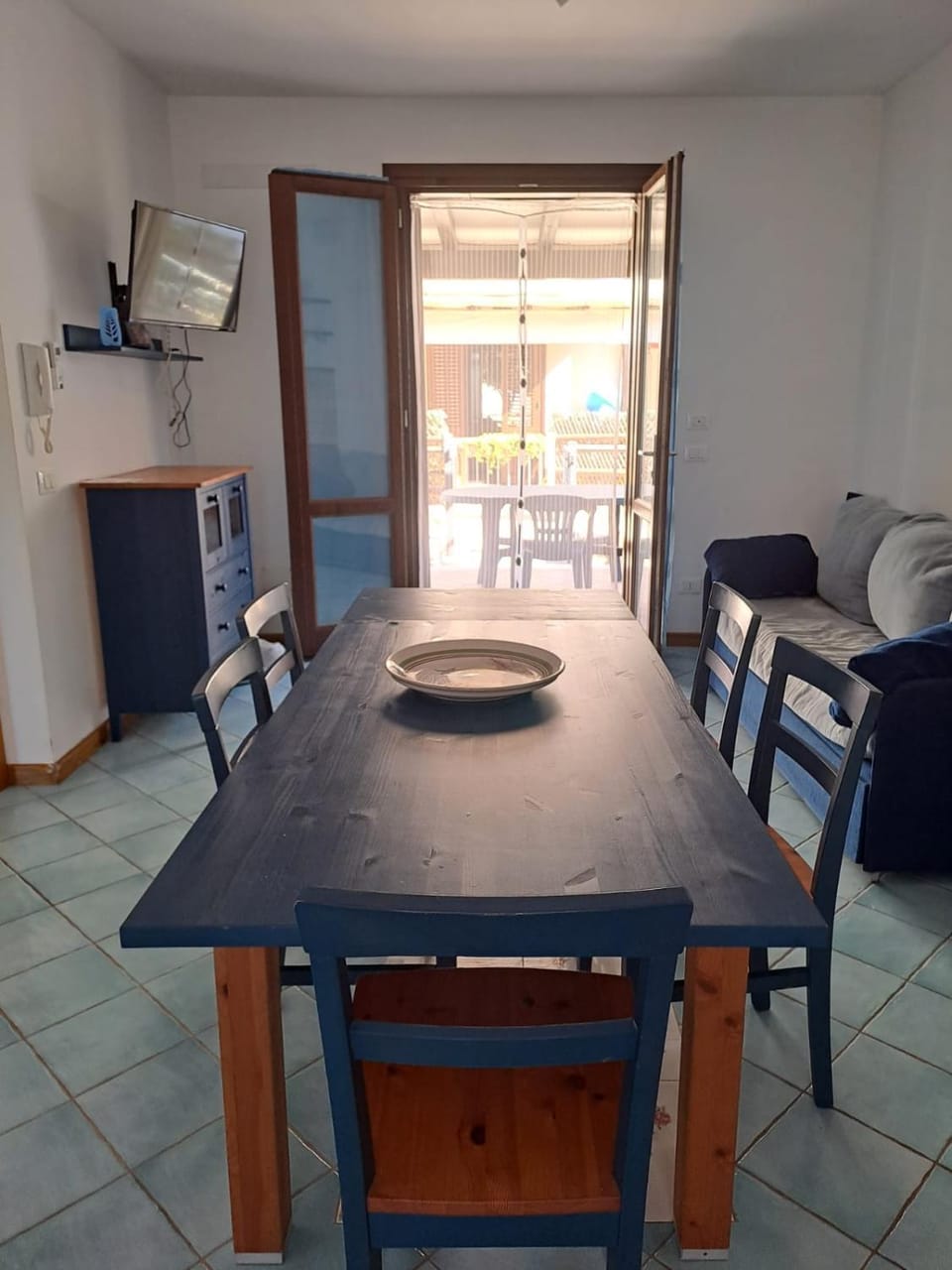 Kitchen or kitchenette, Living room, Dining area