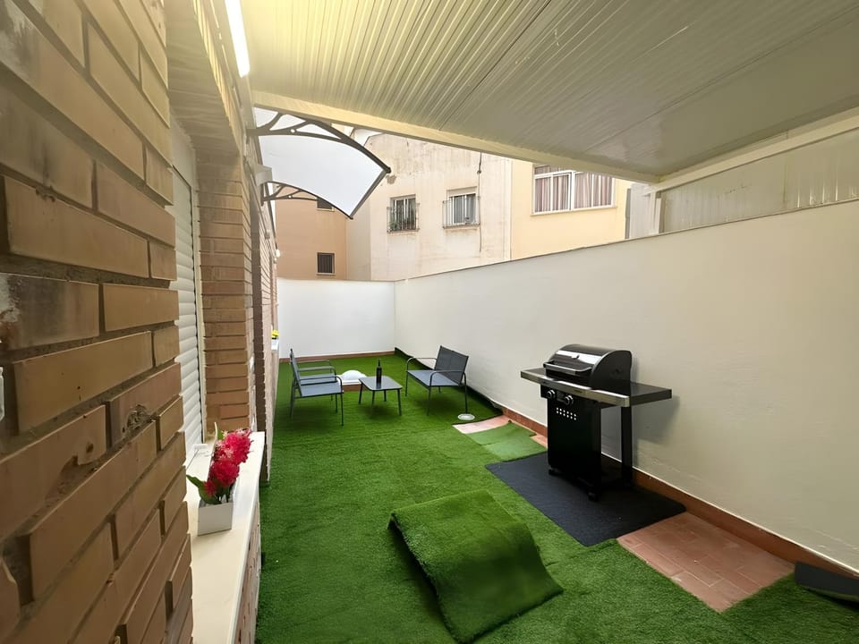 Patio, BBQ facilities, Garden