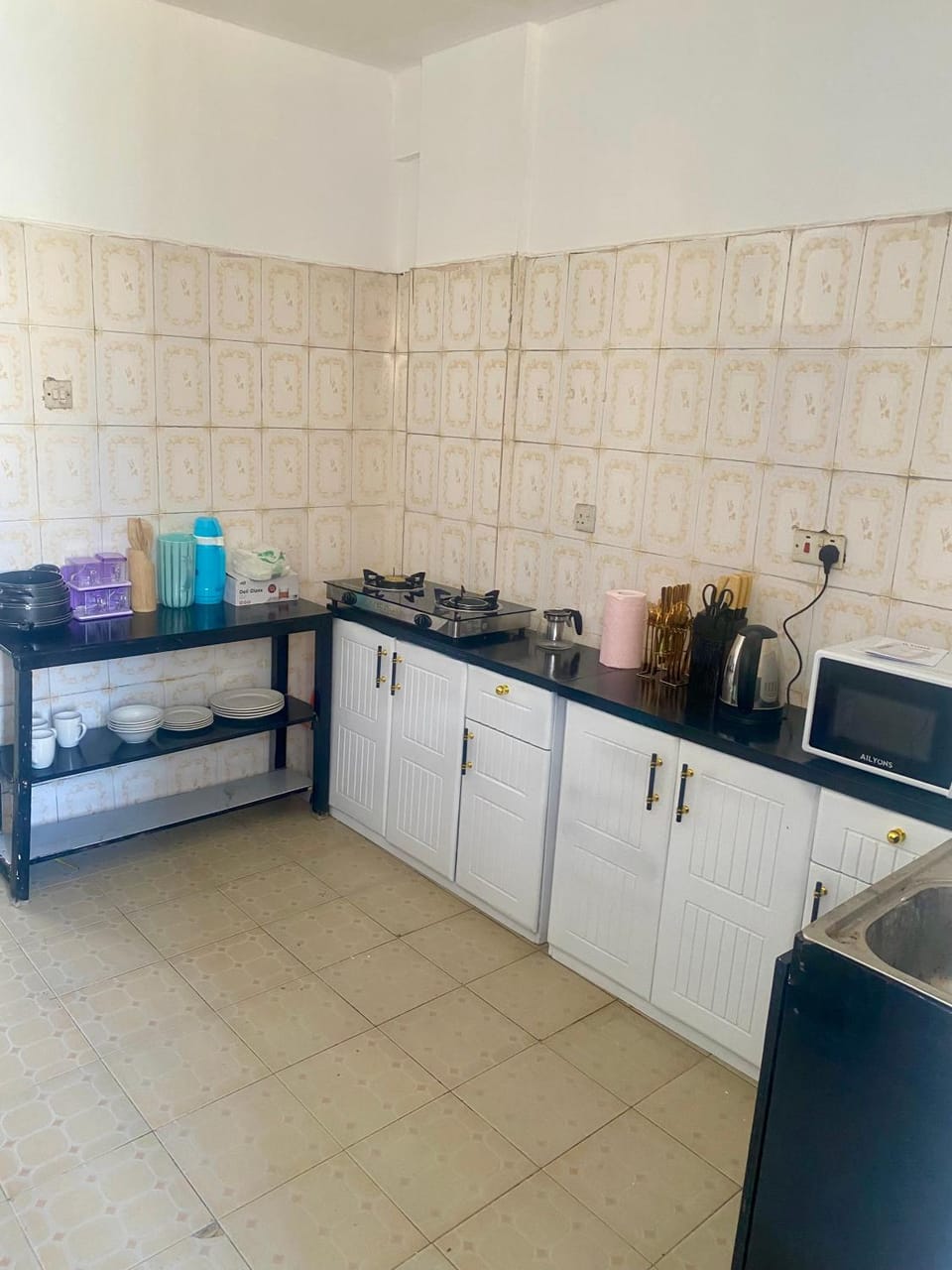 Kitchen or kitchenette
