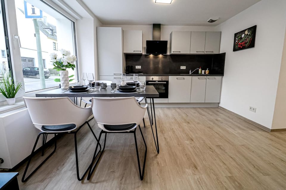 Kitchen or kitchenette, Dining area, dishwasher, oven, stove