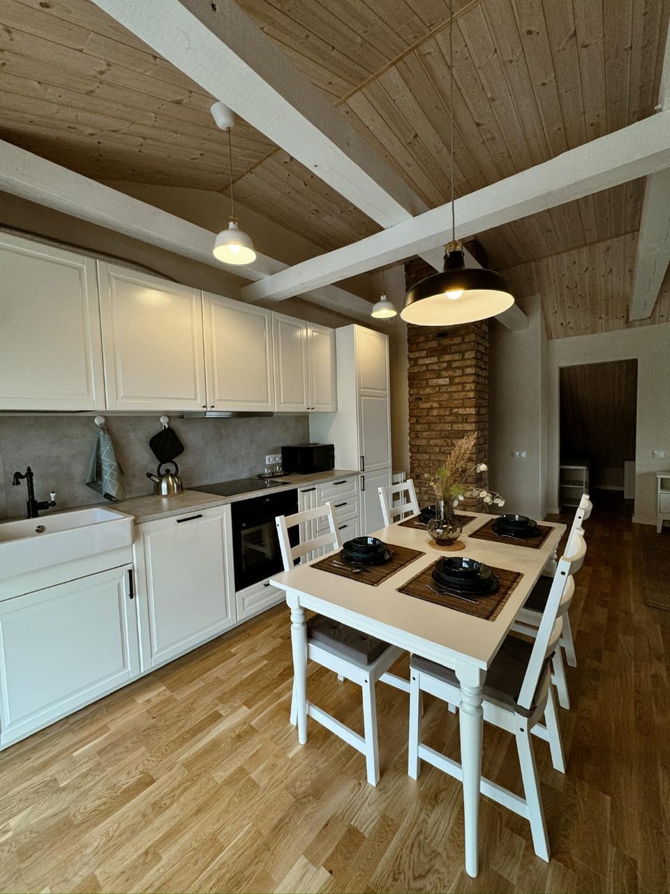 Kitchen or kitchenette, Dining area, dishwasher, stove