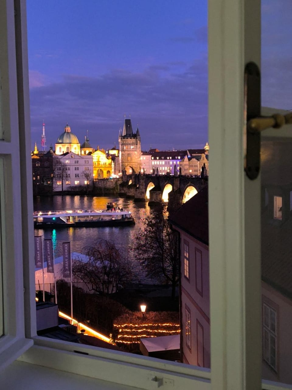 Night, View (from property/room), Lake view, River view