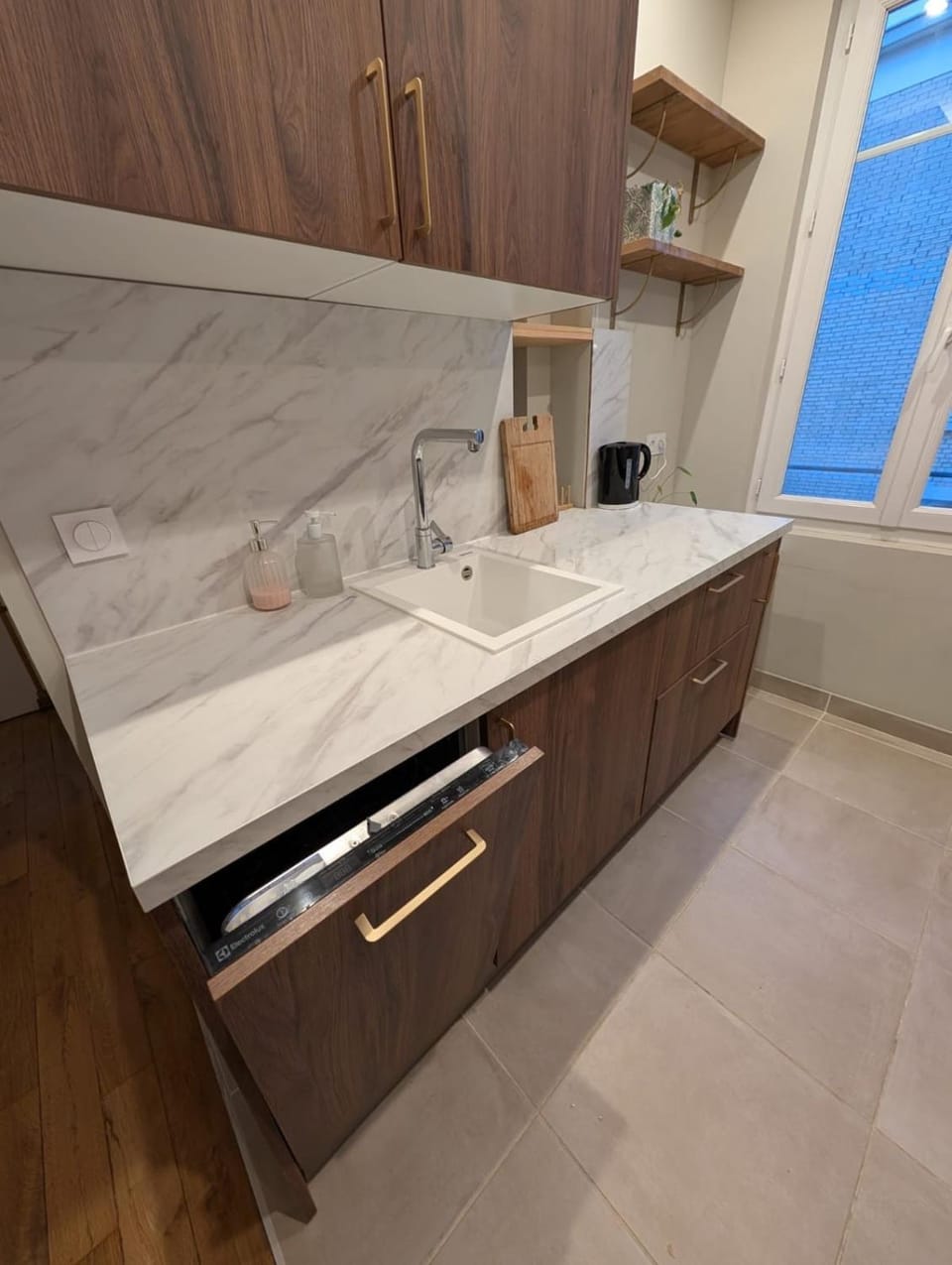 Kitchen or kitchenette