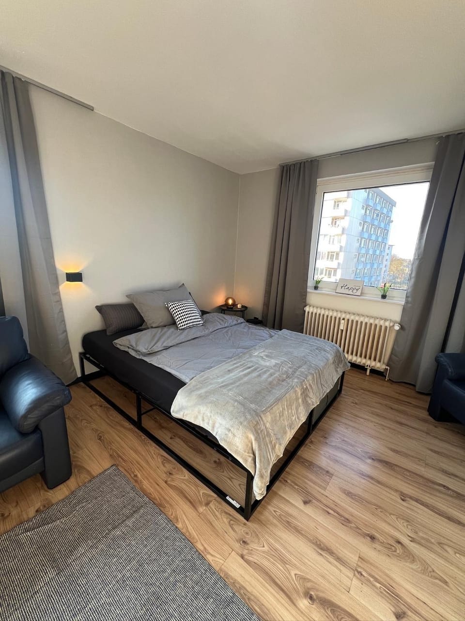 Wohnung für Monteure mit 2 Schlafzimmern und Balkon in Celle! Apartment in Celle