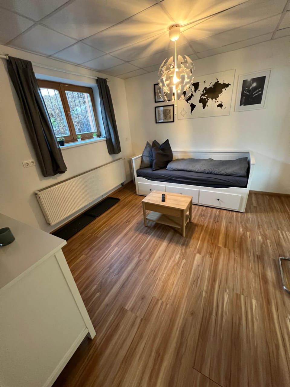 Bed, Living room