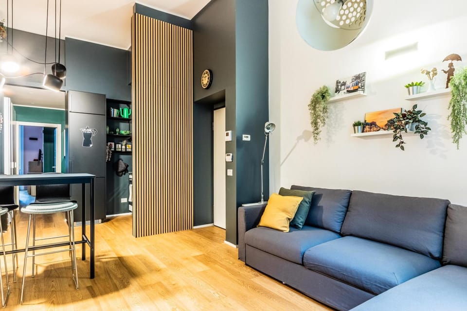 TV and multimedia, Kitchen or kitchenette, Living room, Seating area, Dining area