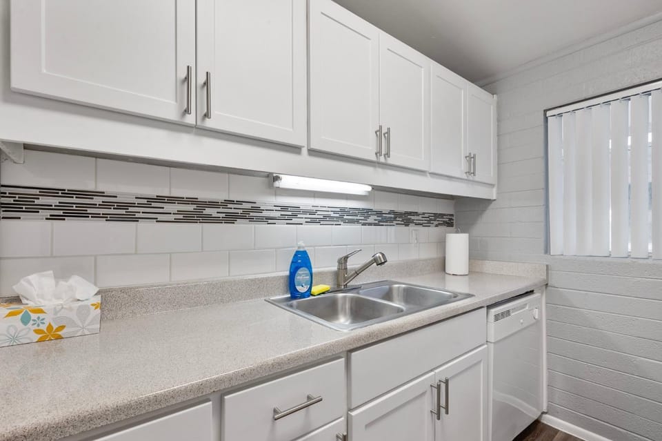 Stylish 2B2B with Free Parking Apartment in Scottsdale