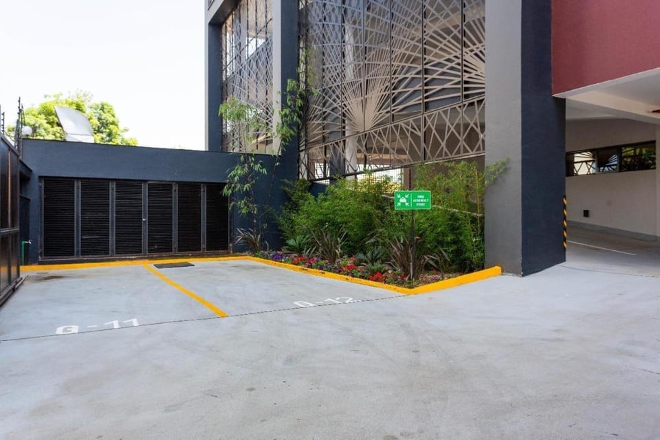 Lifestyle 2 Bedroom Apartment with Balcony-Escada Westlands Apartment in Nairobi County