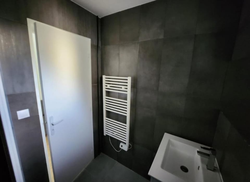Appartement 2 pieces agréable lumineux et calme Apartment in Île-de-France