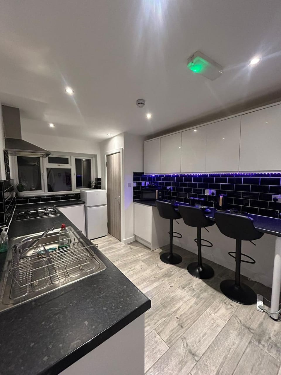 Large 6 Bed 6 Bathroom House - Ideal For Families, Large Groups, Contractors & Business Travellers House in Watford