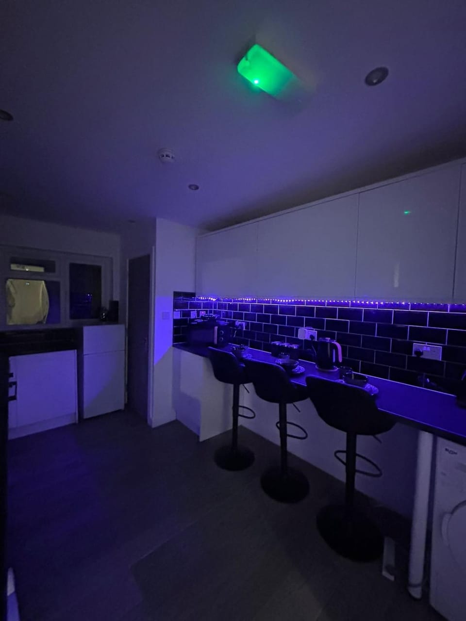 Large 6 Bed 6 Bathroom House - Ideal For Families, Large Groups, Contractors & Business Travellers House in Watford