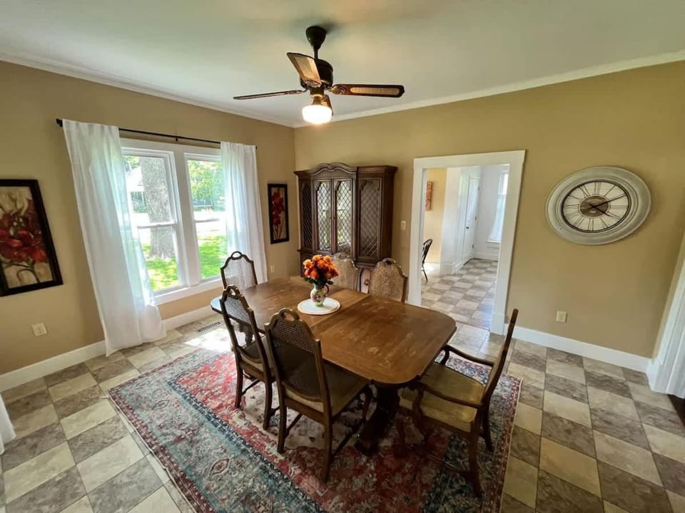 Beit Shalom- House of Peace Family House in Siloam Springs