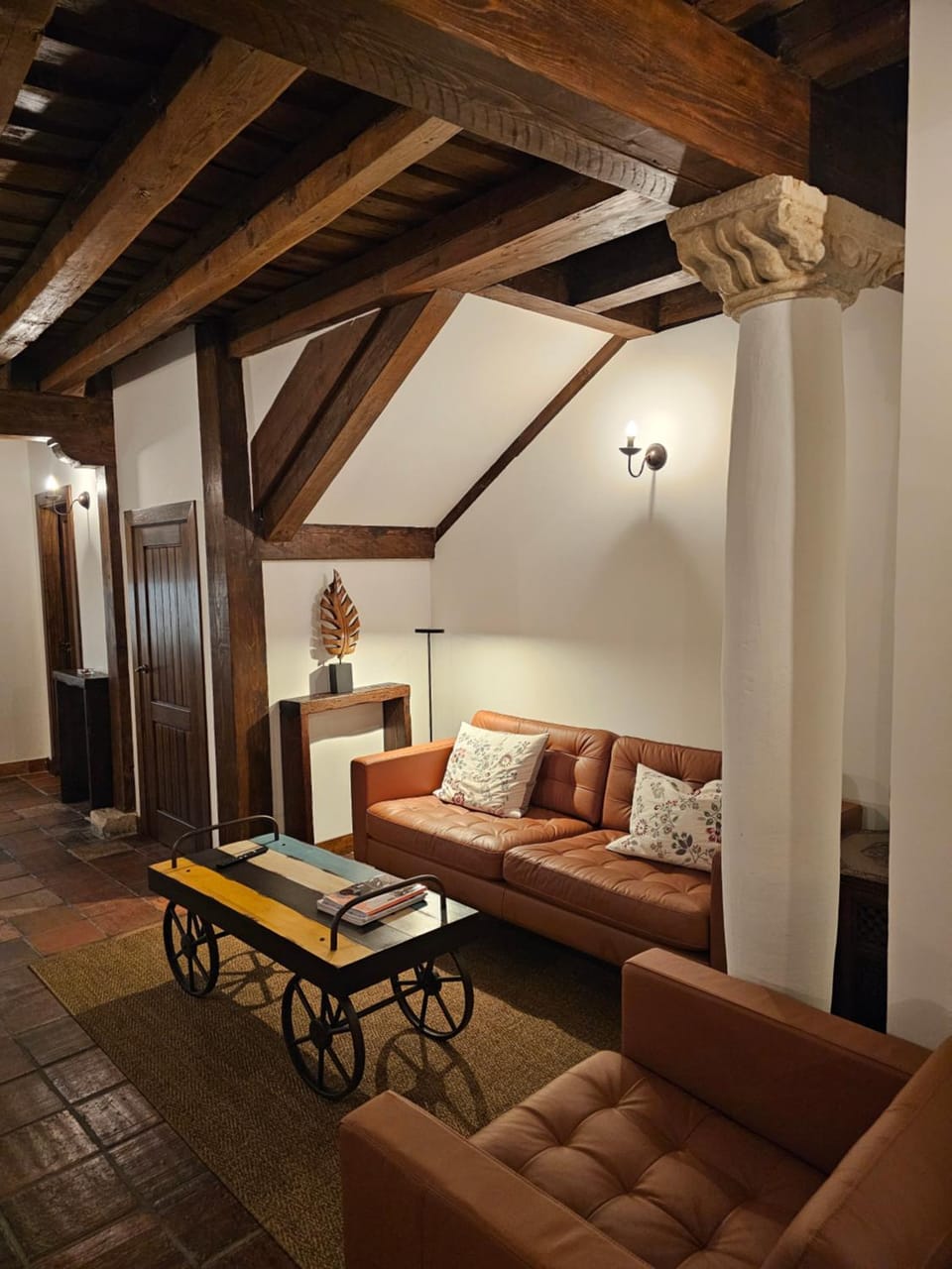 Communal lounge/ TV room, Living room