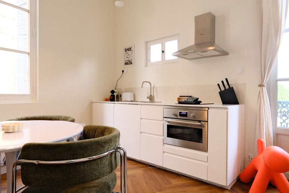 Kitchen or kitchenette, Living room, Dining area, oven, toaster