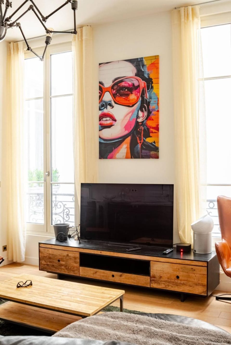 Chic Stay near Louvre & Eiffel Tour Apartment in Paris