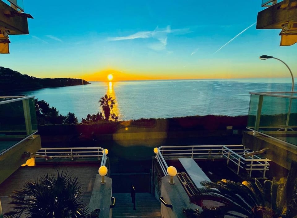 Natural landscape, View (from property/room), Sea view, Sunrise