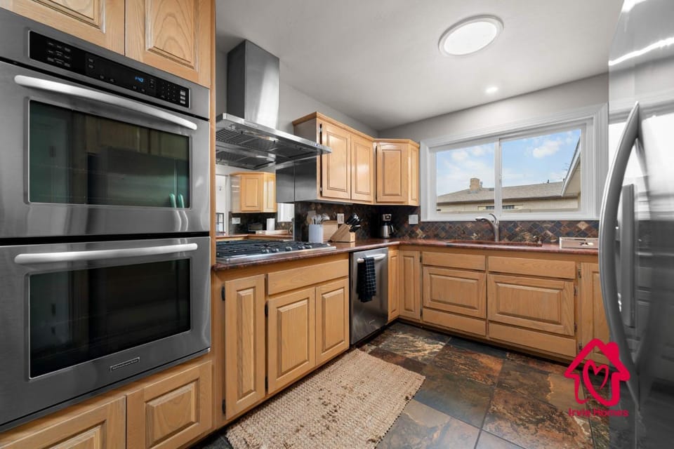 Charm of the Grande Oasis - An Irvie Home House in Albuquerque