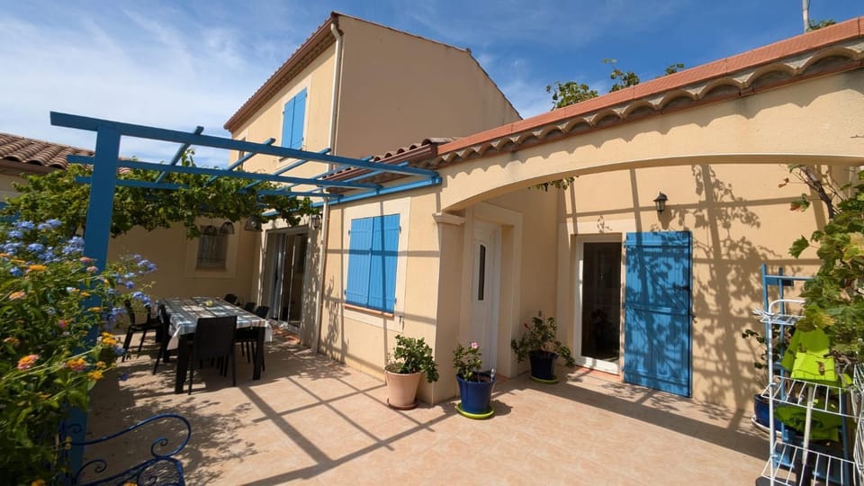 Patio, Day