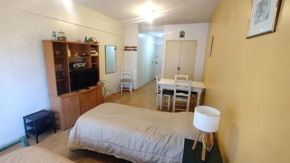 Bed, Photo of the whole room, Dining area