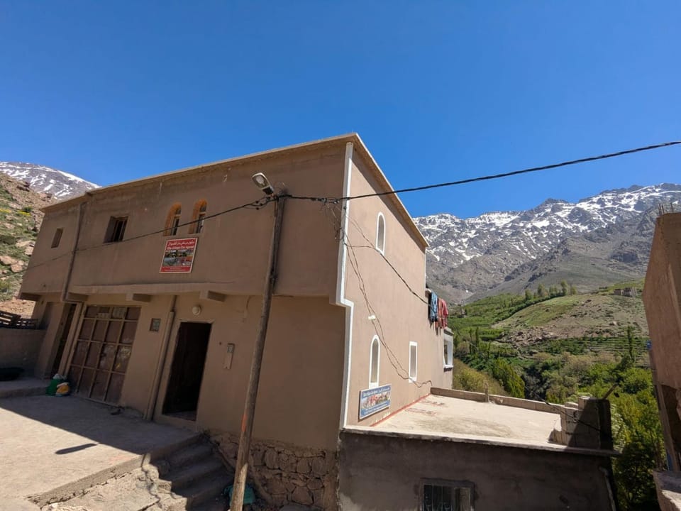 Property building, Day, Natural landscape, Mountain view