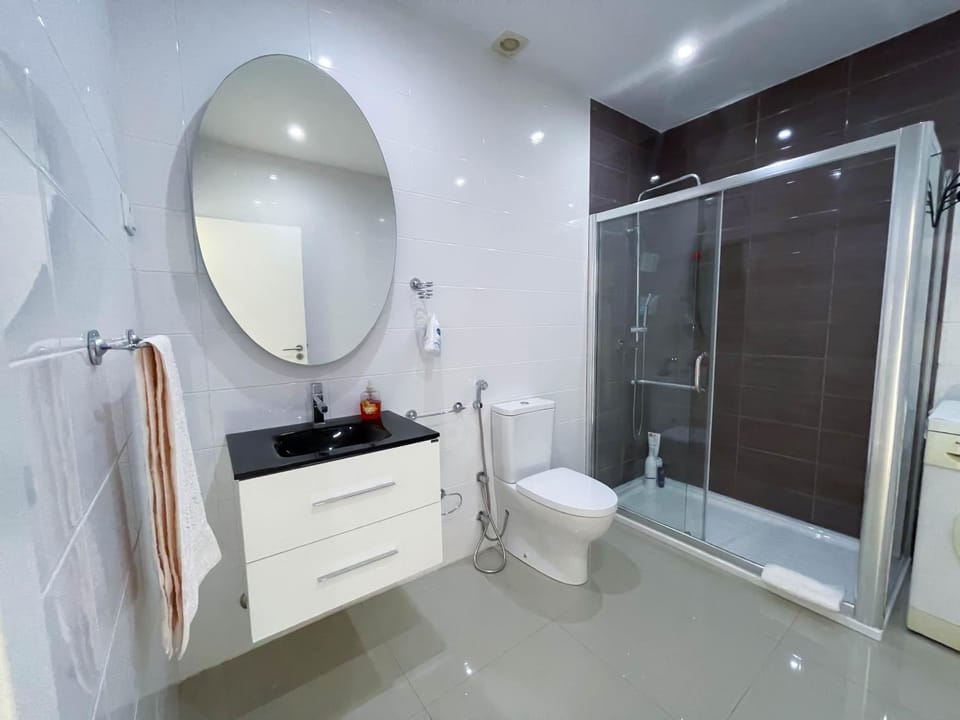 Shower, Toilet, Bathroom