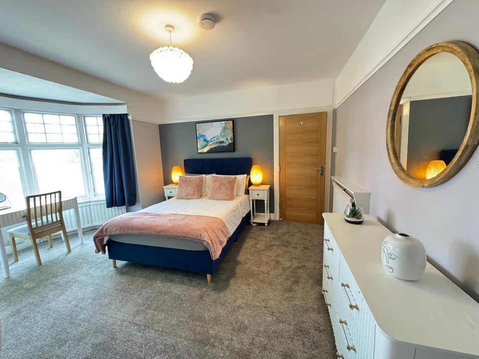 Very Large Central Property Villa in England