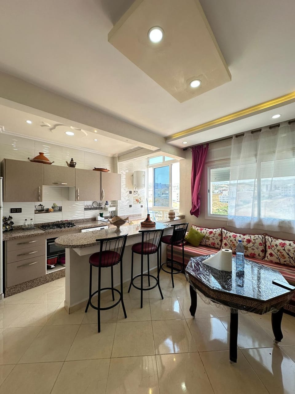 Kitchen or kitchenette, Living room, Seating area