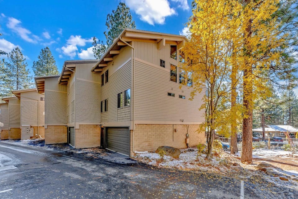 3-Level Incline Village Retreat with Fireplace House in Incline Village