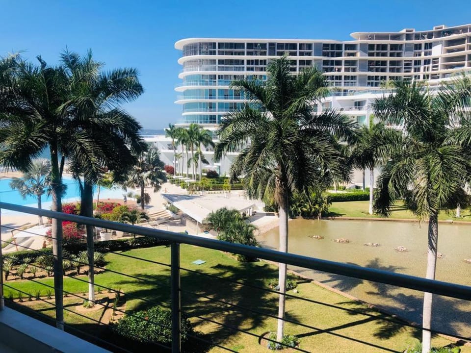 View (from property/room), Balcony/Terrace, Garden view, Pool view