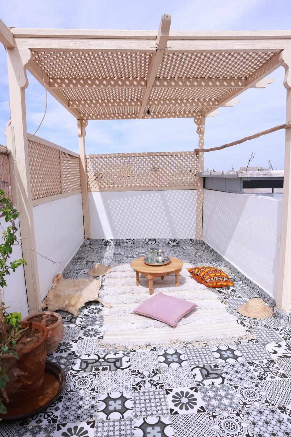 Balcony/Terrace, Seating area, Dining area, City view, Internal: Not applicable to any particular room