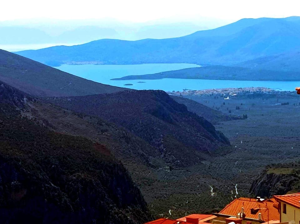 Natural landscape, View (from property/room), City view, Mountain view, Sea view
