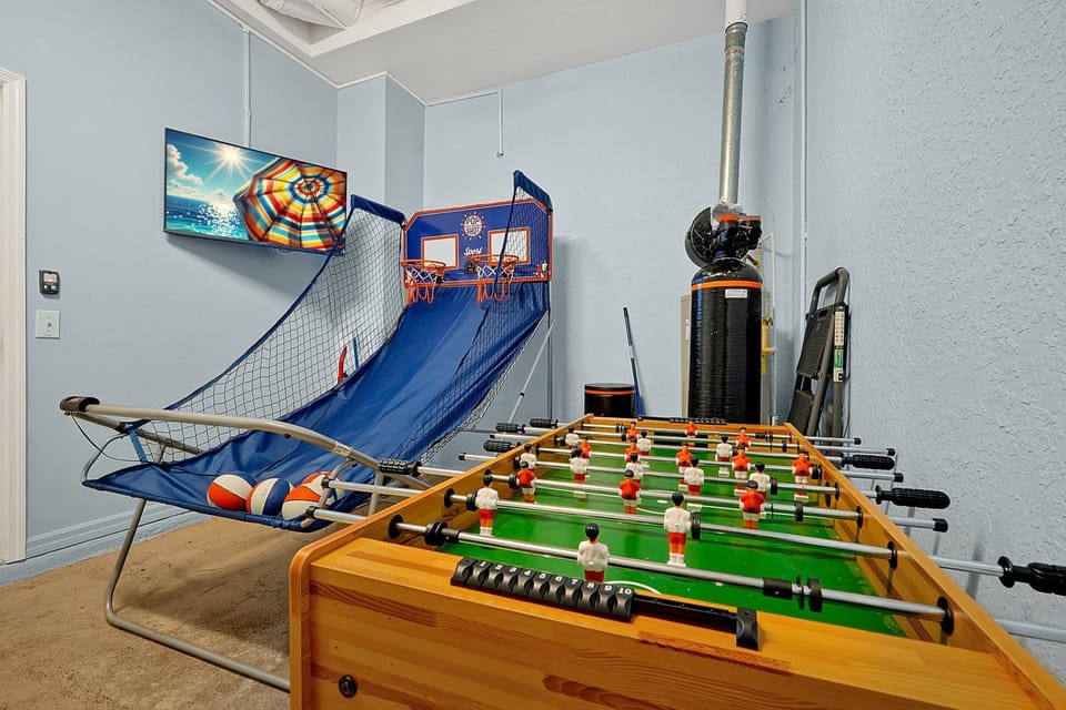 Tuscan Hills Home: Private Pool, Game Room& Near Disney House in Four Corners