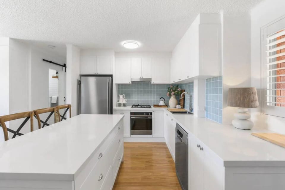 dishwasher, microwave, oven, washing machine, dryer, kitchen