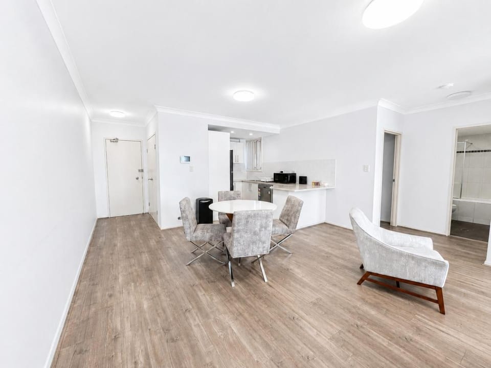 Modern 2 Bedroom Apartment with Parking Central Parramatta Apartment in Parramatta
